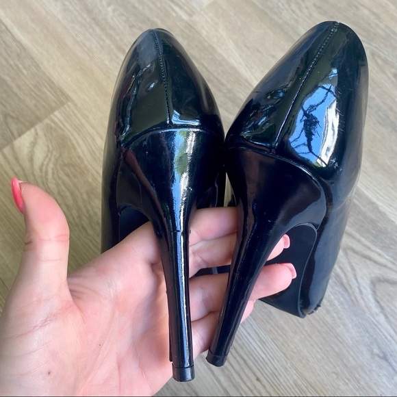 Qupid Black Patent Leather Style Pointed Toe Heels - Picture 6 of 11